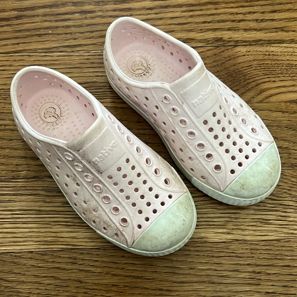 Native shoes size C9